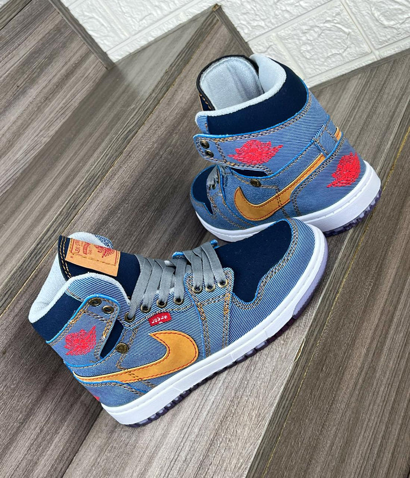 Gray helmet for bikers